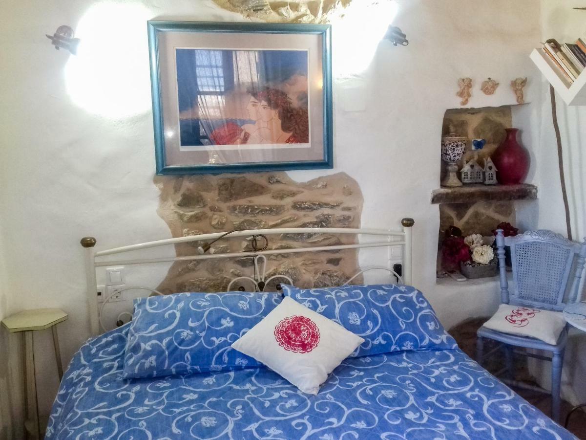 Private Studio In Historic House Lastros Екстериор снимка