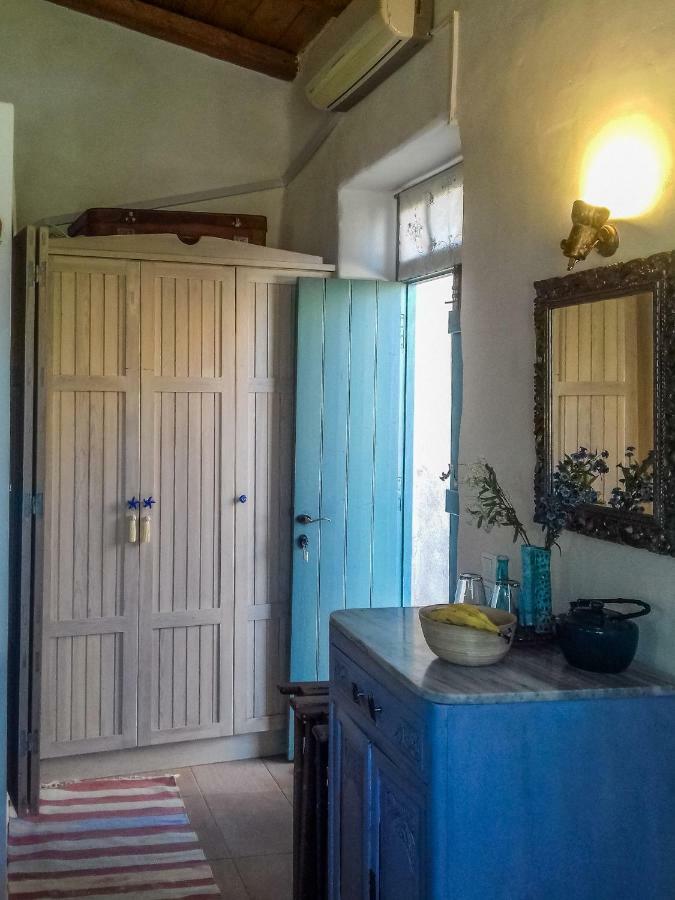 Private Studio In Historic House Lastros Екстериор снимка