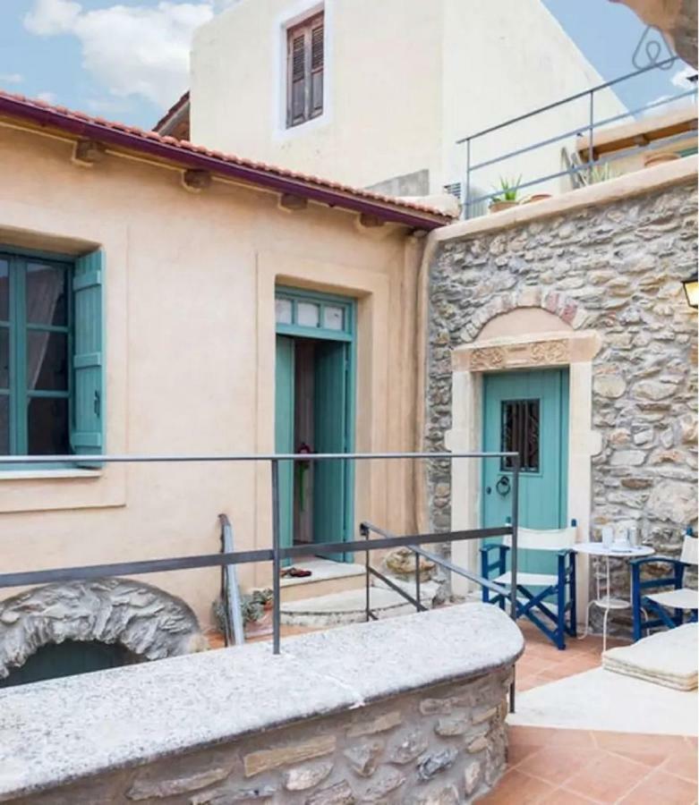 Private Studio In Historic House Lastros Екстериор снимка