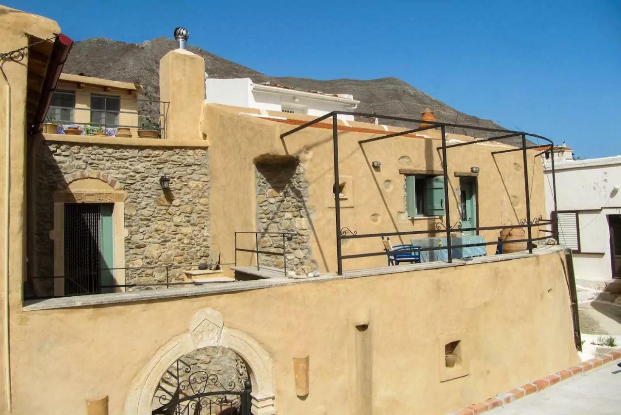 Private Studio In Historic House Lastros Екстериор снимка